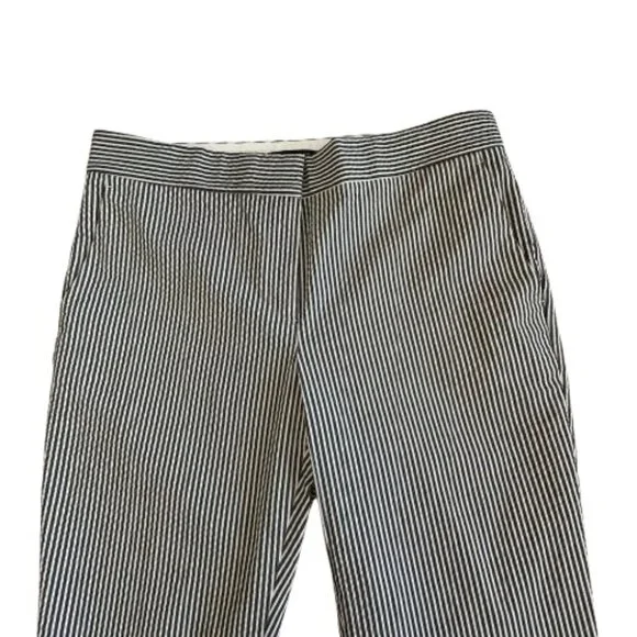 Ann Taylor Women' 6 Devin Fit Blue & White Striped Seersucker Cotton Capri Pants - Picture 3 of 13